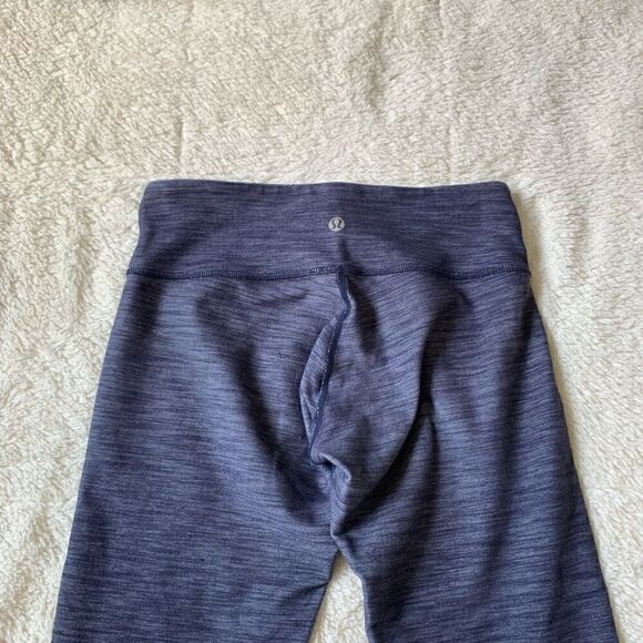 Lululemon Navy Cropped Athletic Leggings - Picture 1 of 8